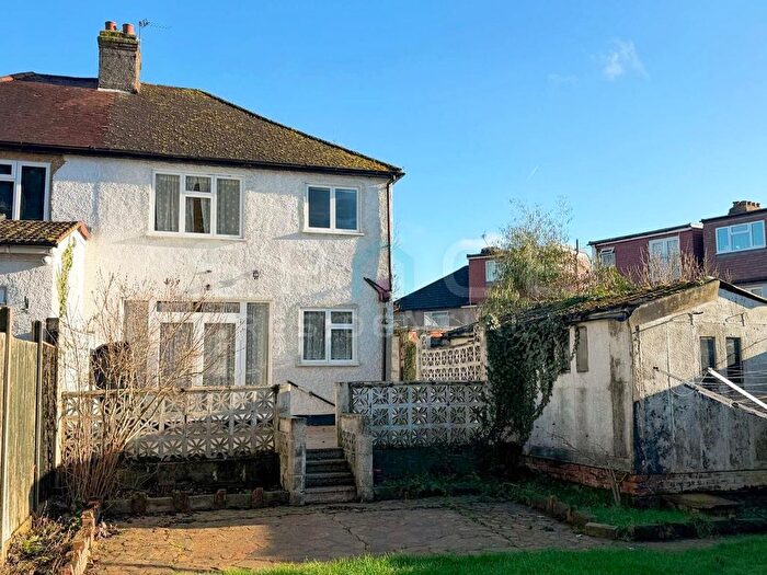 3 Bedroom Semi Detached House For Sale In Hale Close, Edgware, HA8