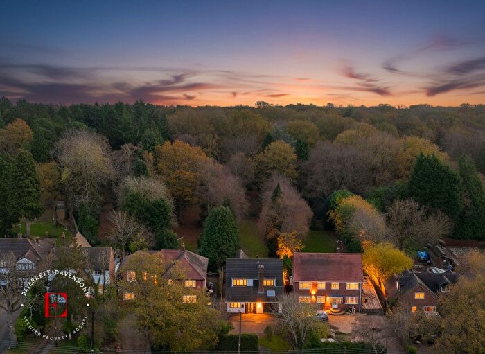 4 Bedroom Detached House For Sale In Cromwell Lane, Burton Green, CV8