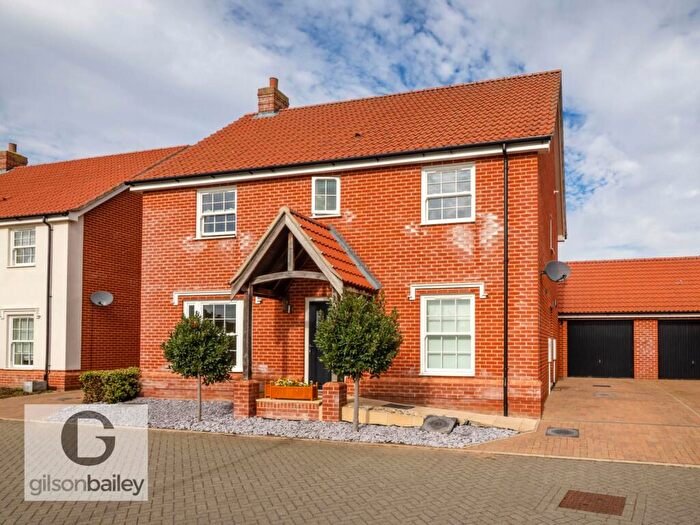 4 Bedroom Detached House For Sale In Oaks Lea, Acle, NR13