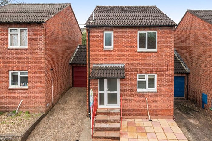 3 Bedroom Link Detached House For Sale In Weirside Way, Barnstaple, Devon, EX32