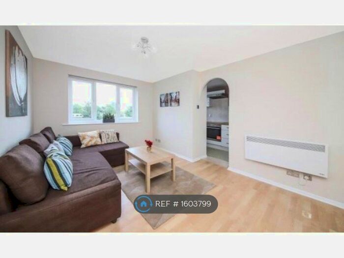 1 Bedroom Flat To Rent In Burbage House, London, SE14