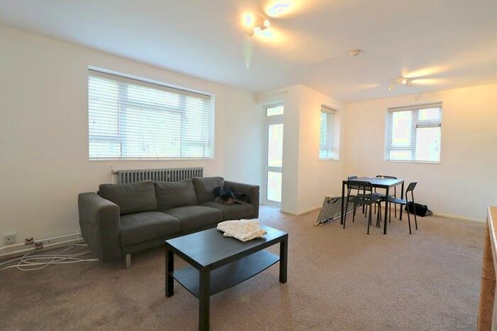 2 Bedroom Flat To Rent In Broughton Road, West Ealing, London. W13