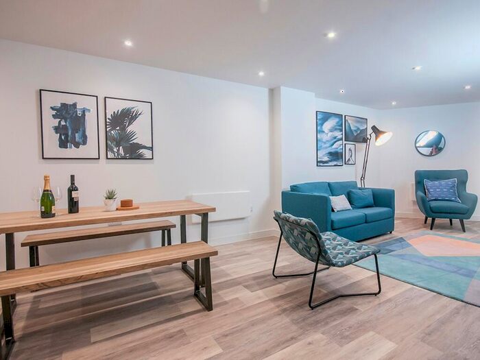 1 Bedroom Apartment To Rent In Trade Street, Cardiff, CF10