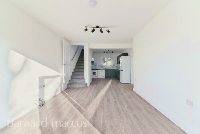 3 Bedroom Terraced House To Rent In Onslow Road, Croydon, CR0