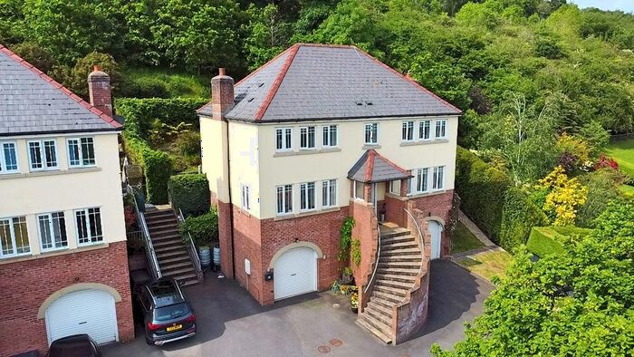 4 Bedroom Detached House For Sale In Woodland Way, Newtown, Powys, SY16