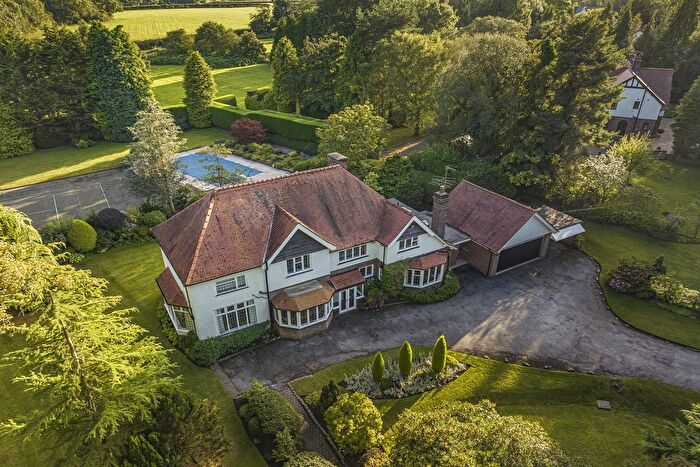 5 Bedroom Detached House For Sale In The Avenue, Lymm, WA13