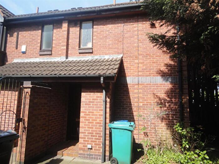 2 Bedroom Semi-Detached House To Rent In Ambrose GardensWest DidsburyManchester, M20