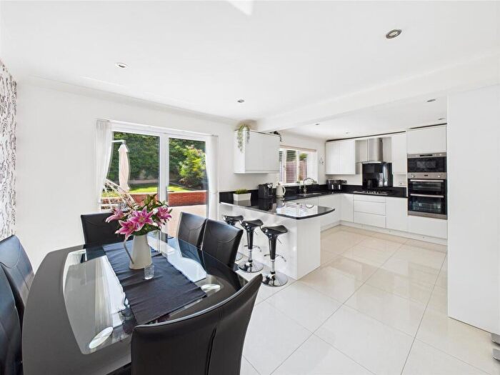 5 Bedroom Detached House For Sale In Gleneagles Close, Mickleover, Derby, DE3
