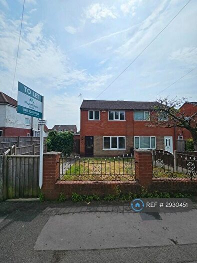 3 Bedroom Semi Detached House To Rent In Brownedge Road, Preston, PR5