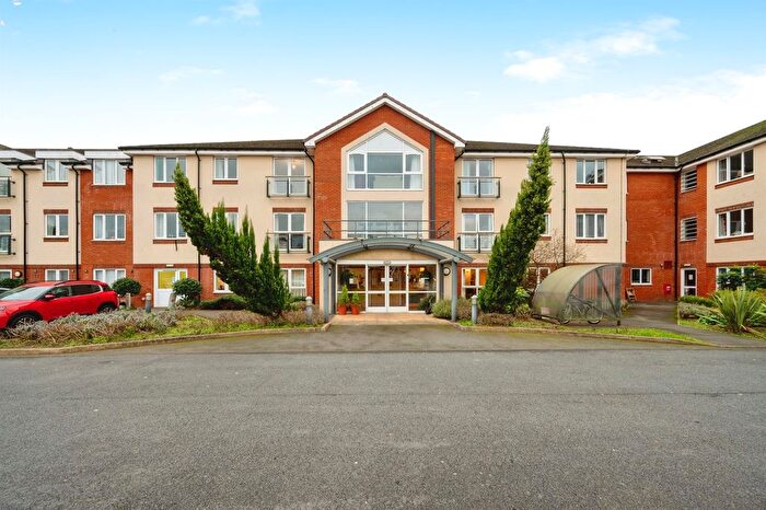 1 Bedroom Flat For Sale In Darwin Avenue, Worcester, WR5