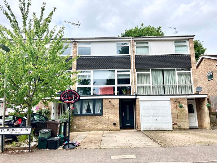 4 Bedroom Town House To Rent In St Johns Court, St.Albans, AL1