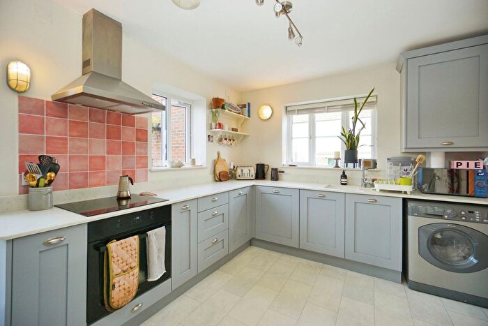 3 Bedroom End Of Terrace House For Sale In Mills Drive, Wellington, Somerset, TA21