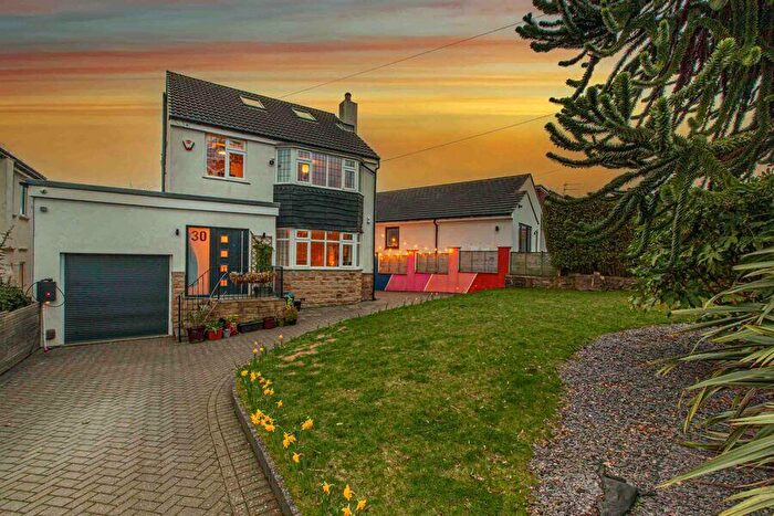 5 Bedroom Detached House For Sale In West Park Road, Roundhay, LS8