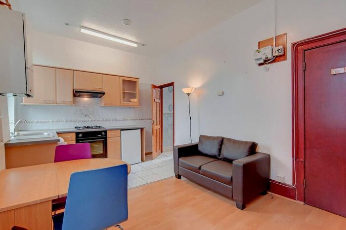 1 Bedroom Flat To Rent In Victoria Road, Finsbury Park, London, N4