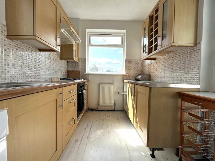 2 Bedroom Maisonette To Rent In Bridge Close, Enfield, EN1