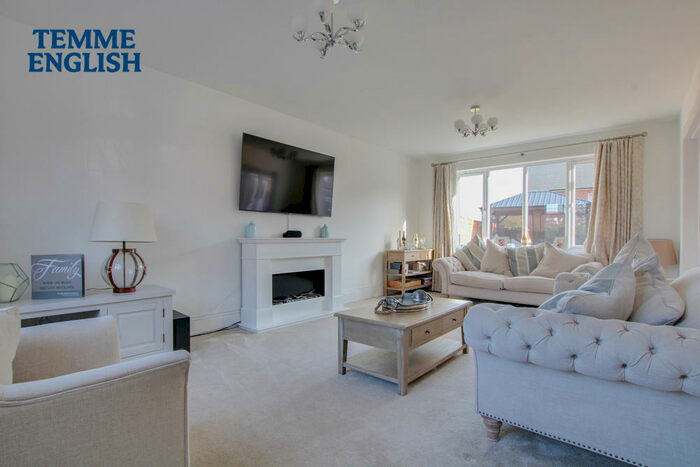 4 Bedroom Detached House For Sale In Parker Drive, Dry Street, Langdon Hills, SS16