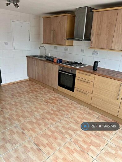 3 Bedroom End Of Terrace House To Rent In Aluric Close, Grays, RM16