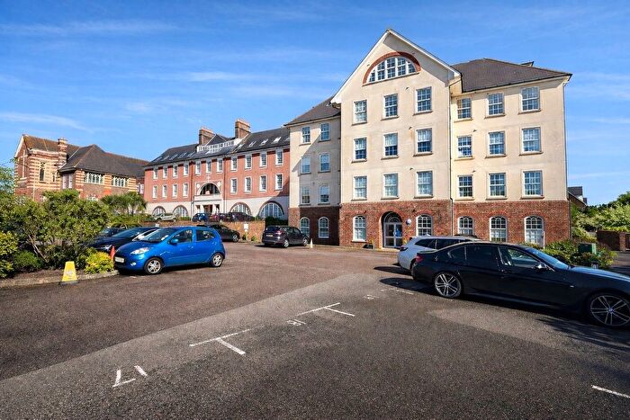 2 Bedroom Flat For Sale In Paradise Walk, Bexhill On Sea, TN40
