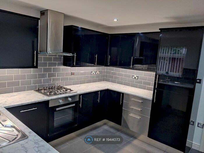 4 Bedroom End Of Terrace House To Rent In Chambers Street, Crewe, CW2