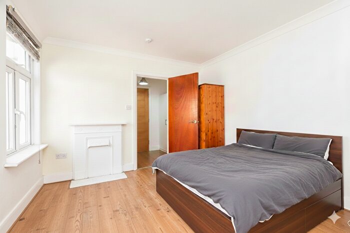 1 Bedroom Flat To Rent In Barfield Avenue, London, N20