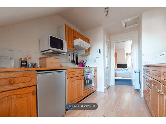 Studio To Rent In Rose Street, Edinburgh, EH2