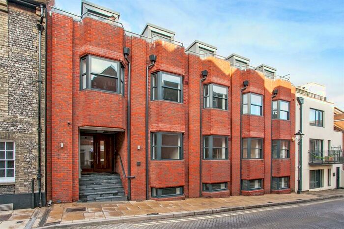 1 Bedroom Flat To Rent In - St Clement Street, Winchester, Hampshire, SO23