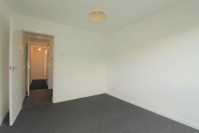 1 Bedroom Flat To Rent In Elgin Road, Seven Kings, London, IG3