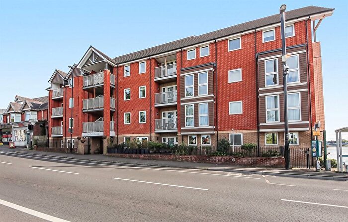 2 Bedroom Flat For Sale In Riverdene Place, Bitterne Park, SO18