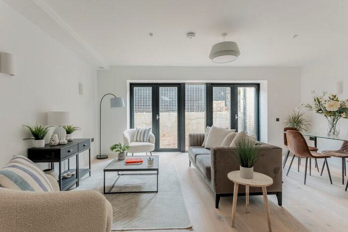 2 Bedroom Flat To Rent In St. Ann's Hill, London, SW18