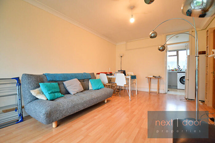 3 Bedroom Apartment To Rent In Hillingdon Street, Kennington, SE17