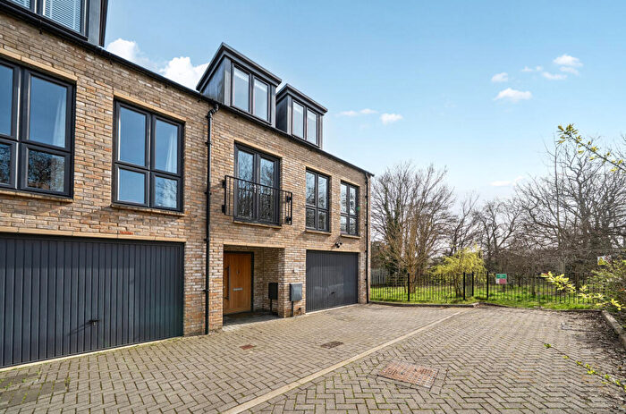 4 Bedroom End Of Terrace House For Sale In Baynhams Drive, Wolvercote Mill, Oxford, OX2