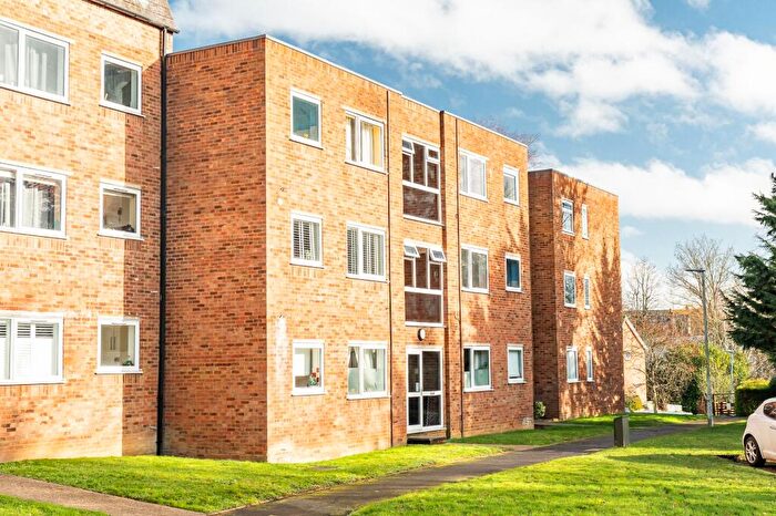 1 Bedroom Flat For Sale In Kestrel Court, Ware, SG12