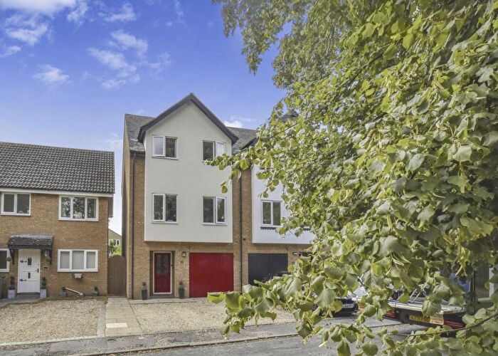 3 Bedroom Town House For Sale In Loxley Green, Wyton, PE28