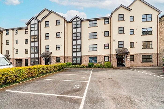 2 Bedroom Flat For Sale In Flat Sandes Court, Kendal, LA9