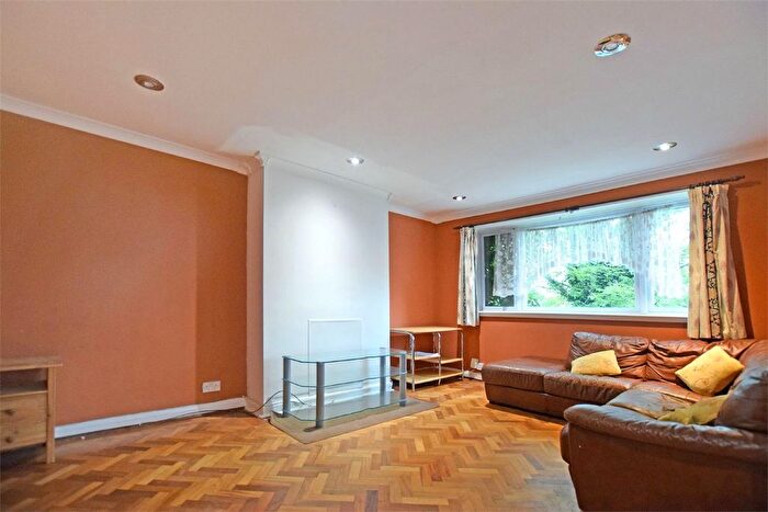 2 Bedroom Maisonette To Rent In Sudbury Court Road, Harrow, HA1