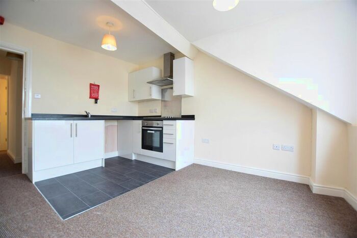 1 Bedroom Flat To Rent In Eastborough, Scarborough, YO11