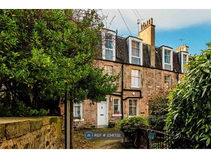 1 Bedroom Flat To Rent In Shaws Square, Edinburgh, EH1