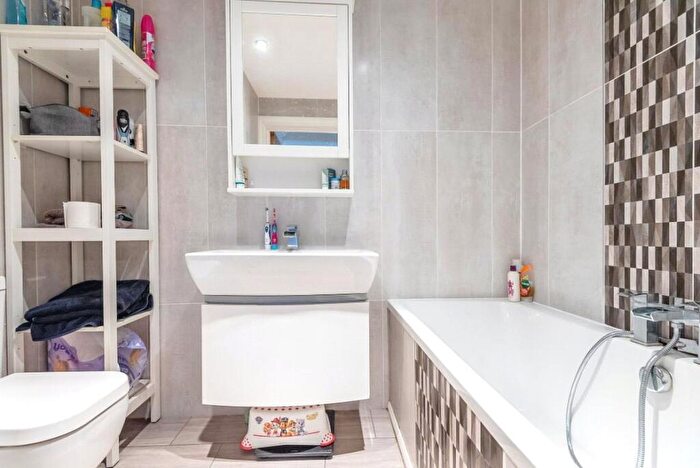1 Bedroom Flat For Sale In Greengate Walk, Stafford, Staffordshire, ST16