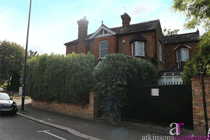 4 Bedroom Detached House For Sale In Hoppers Road, London, N21