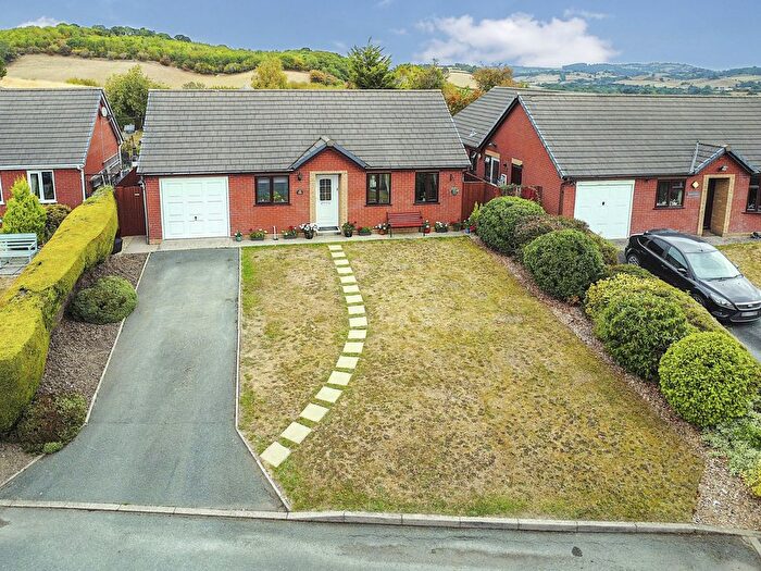 3 Bedroom Bungalow For Sale In Churchill Close, Newtown, Powys, SY16