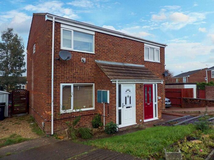2 Bedroom Semi-Detached House To Rent In Icomb Close, Swindon, Wiltshire, SN5