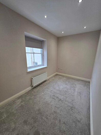 1 Bedroom Flat To Rent In Dudley Mansions, Lansdowne Place, Hove, BN3