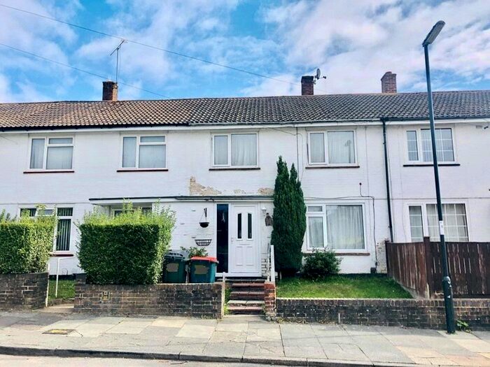 3 Bedroom Terraced House To Rent In Shepherd Close, Southgate, Crawley, West Sussex, RH10