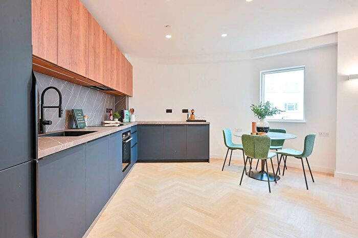 2 Bedroom Flat To Rent In Madeleine Court, North Acton, Acton, W3