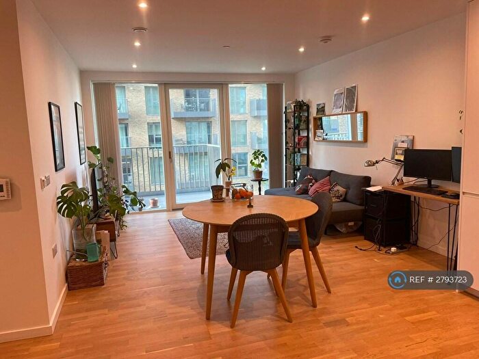 1 Bedroom Flat To Rent In Kingwood Apartments, London, SE8