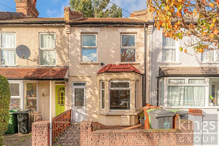 2 Bedroom Terraced House For Sale In Goldsmith Road, London, E17