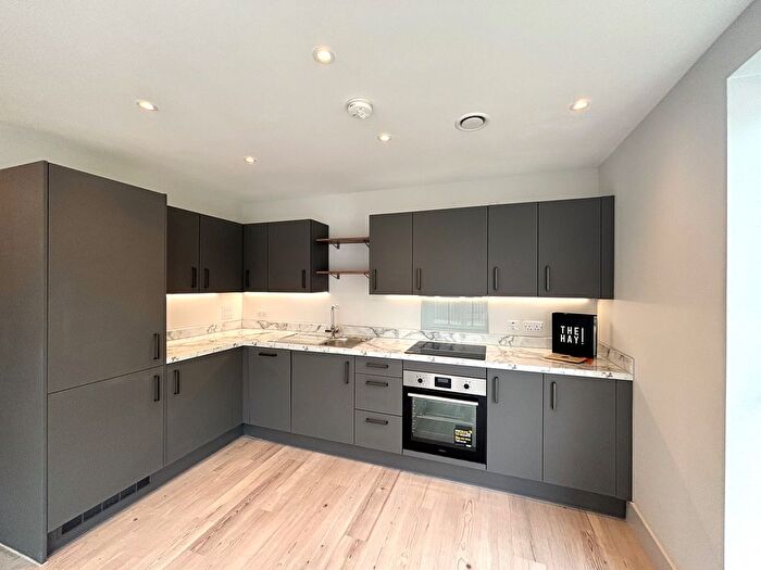 2 Bedroom Flat To Rent In Prince Charles Road, Exeter, EX4