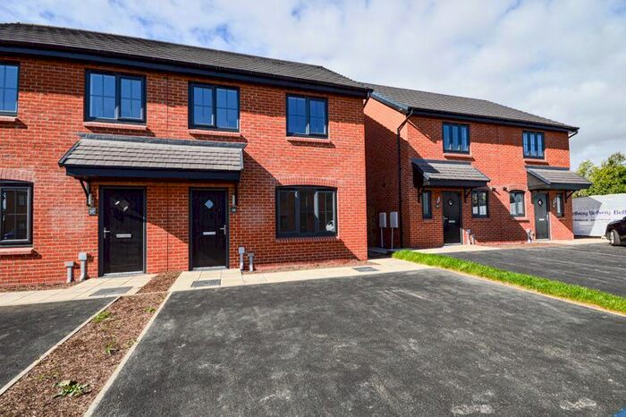 3 Bedroom Semi-Detached House To Rent In Turnberry Avenue, Blyth, NE24