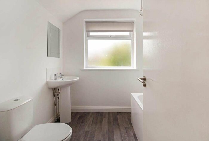 4 Bedroom House To Rent In Mona Street, Beeston, Nottingham, NG9