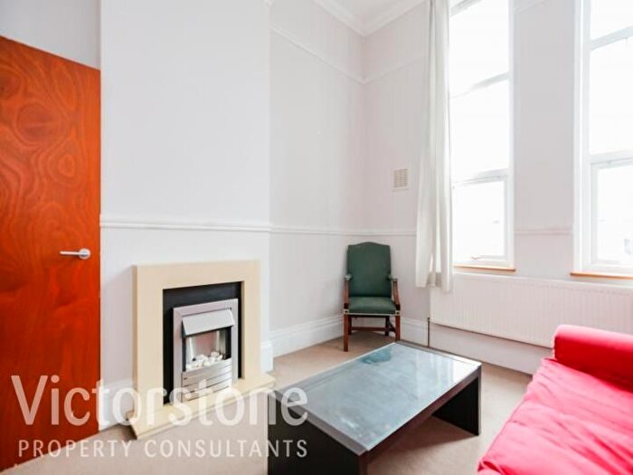 1 Bedroom Flat To Rent In Whitechapel Road, Whitechapel, London, E1